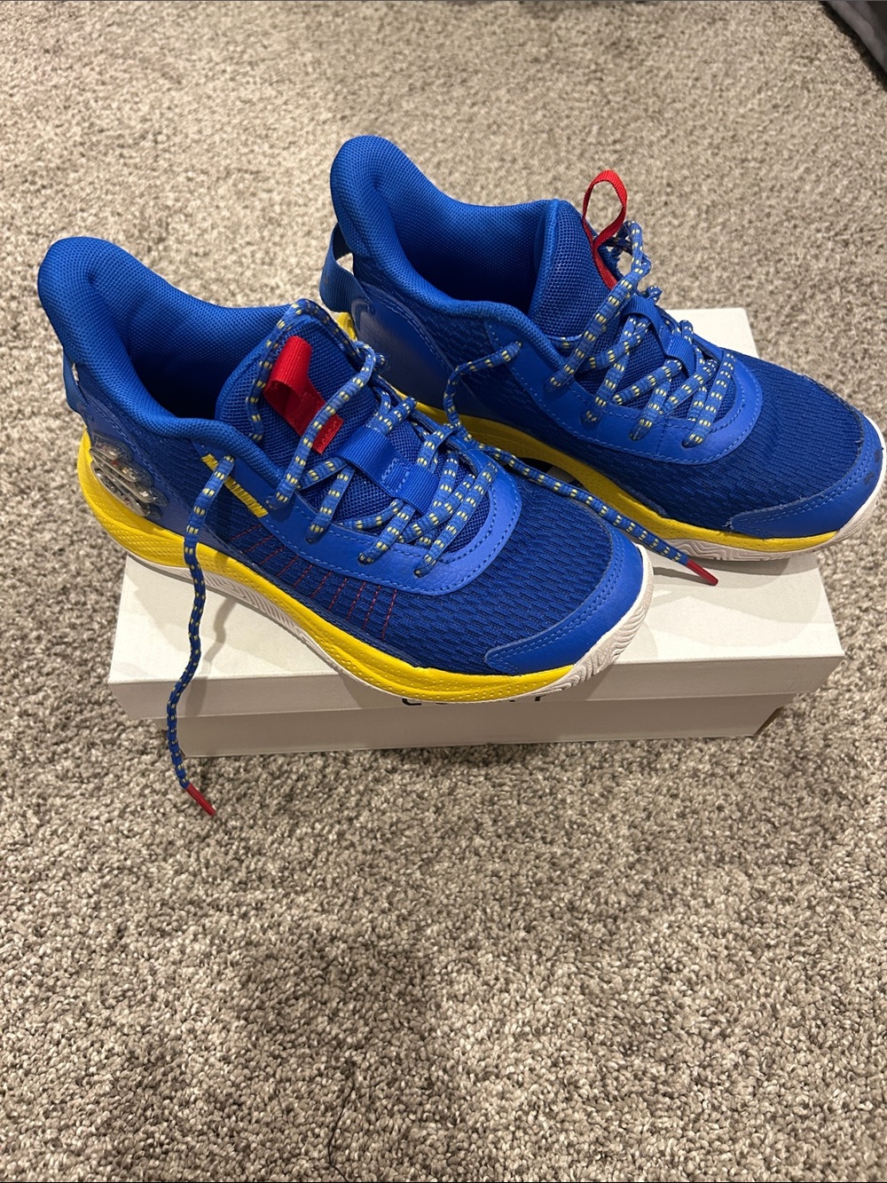 Under Armour kid’s GS Curry 3Z7